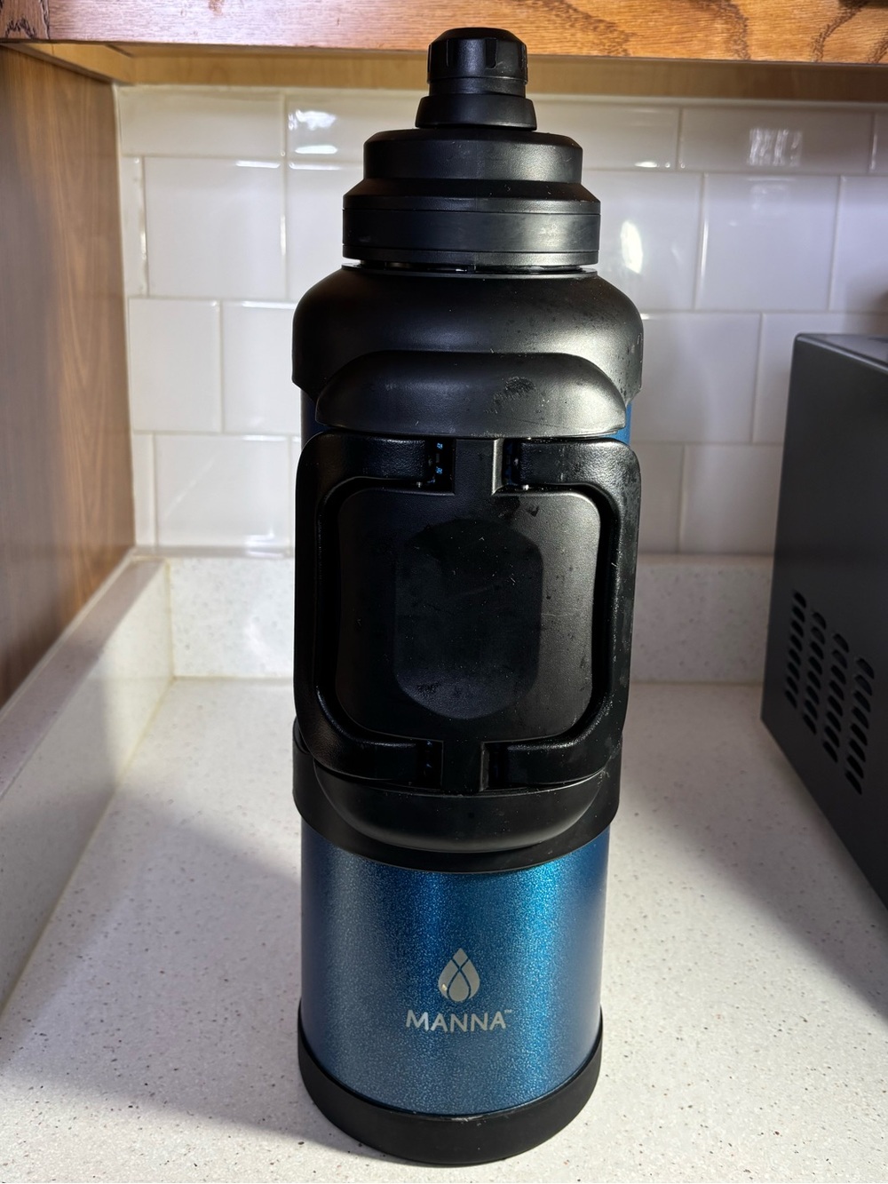 Manna Blue Insulated 1.05- Gallon Stainless Steel Insulated Water Jug